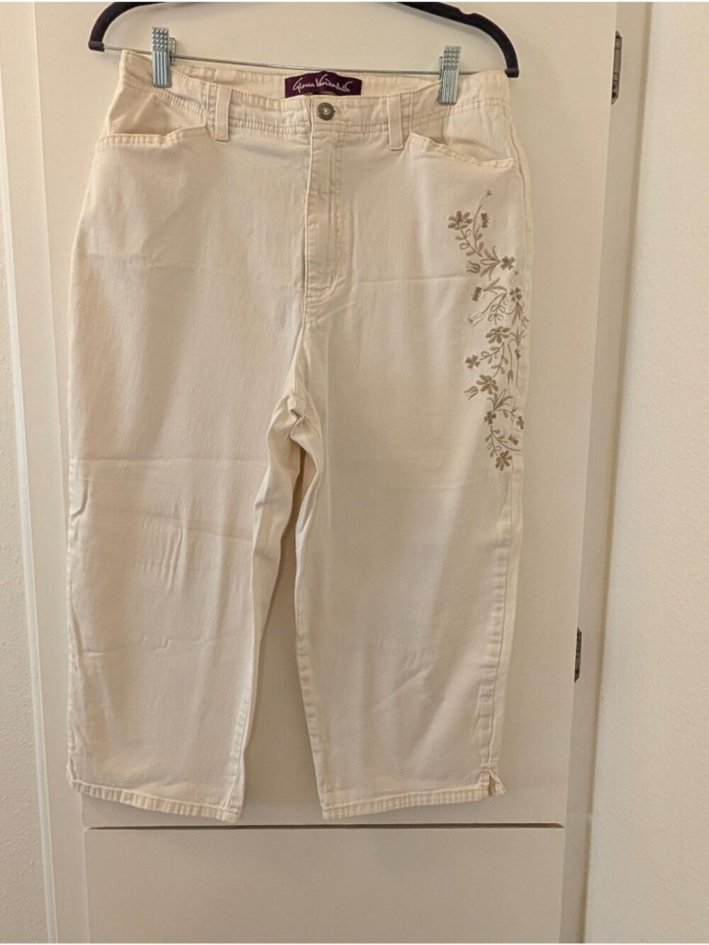 Gloria Vanderbilt Womens Cropped Cream Pants With Floral Embroidery Size 12